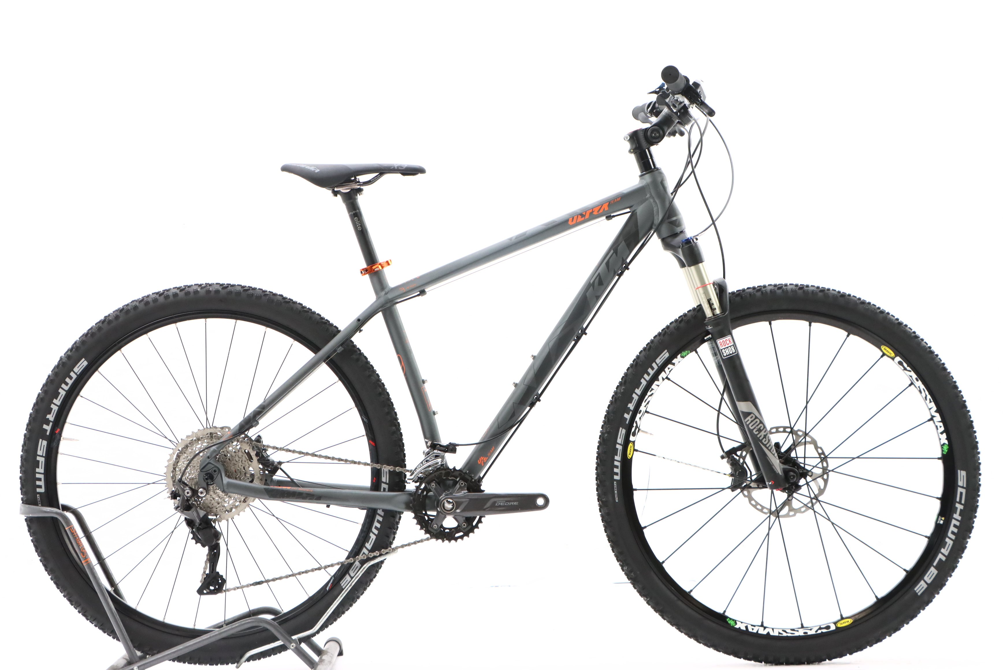 2d06b05a-83c0-495a-b269-8a7825361783