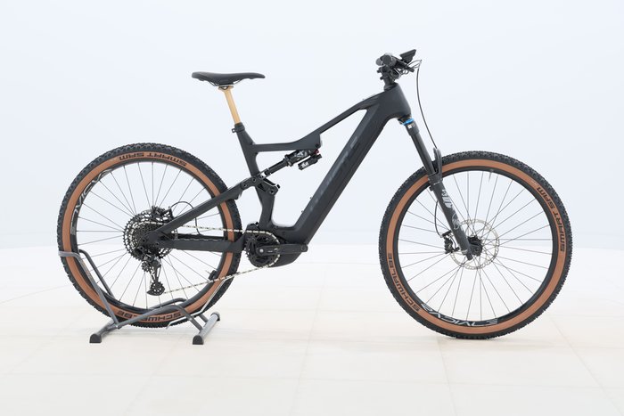 Whistle C8.2 Carbon 750 2023