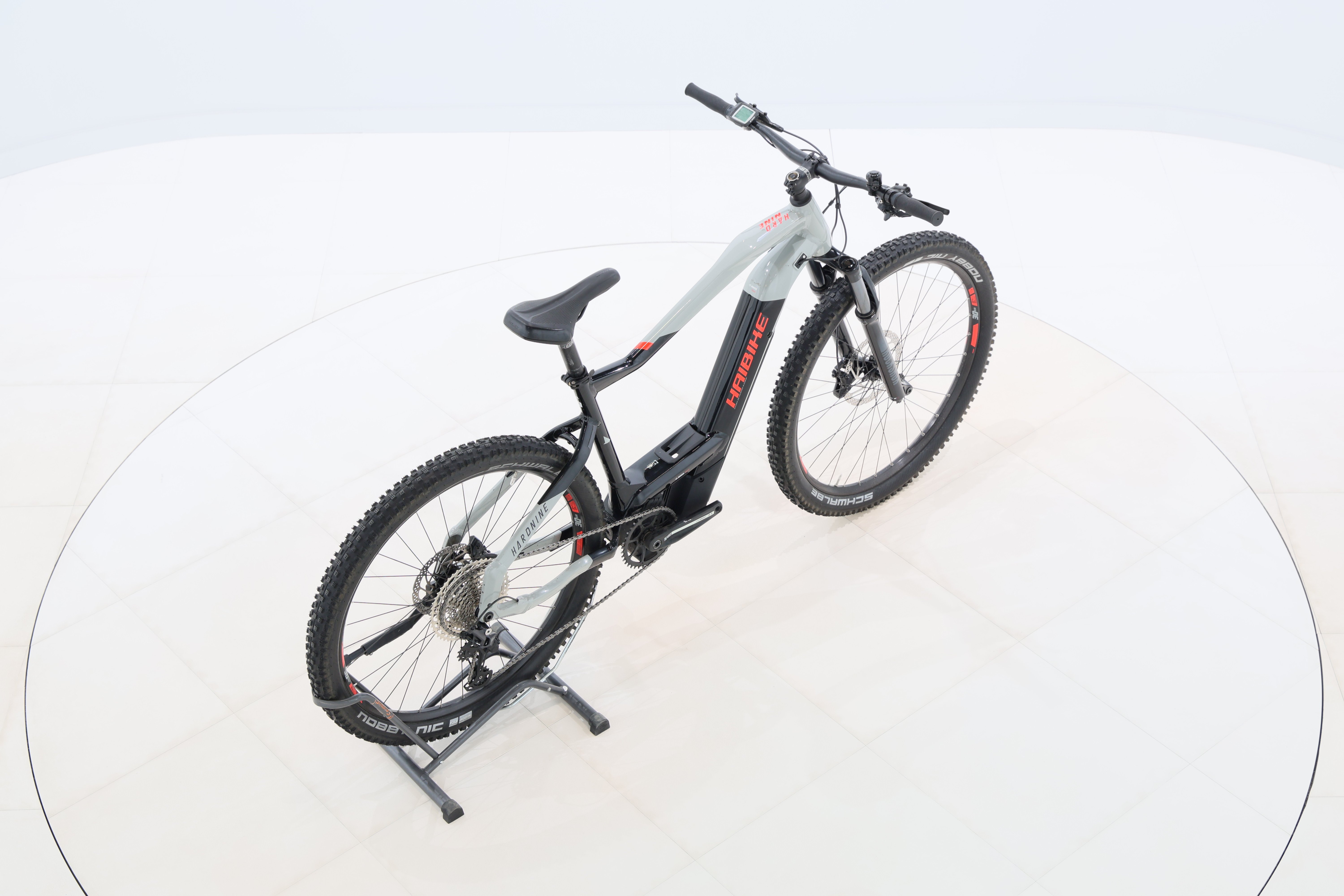 8ee7863c-b0dd-403a-86ce-4e41b784c08e