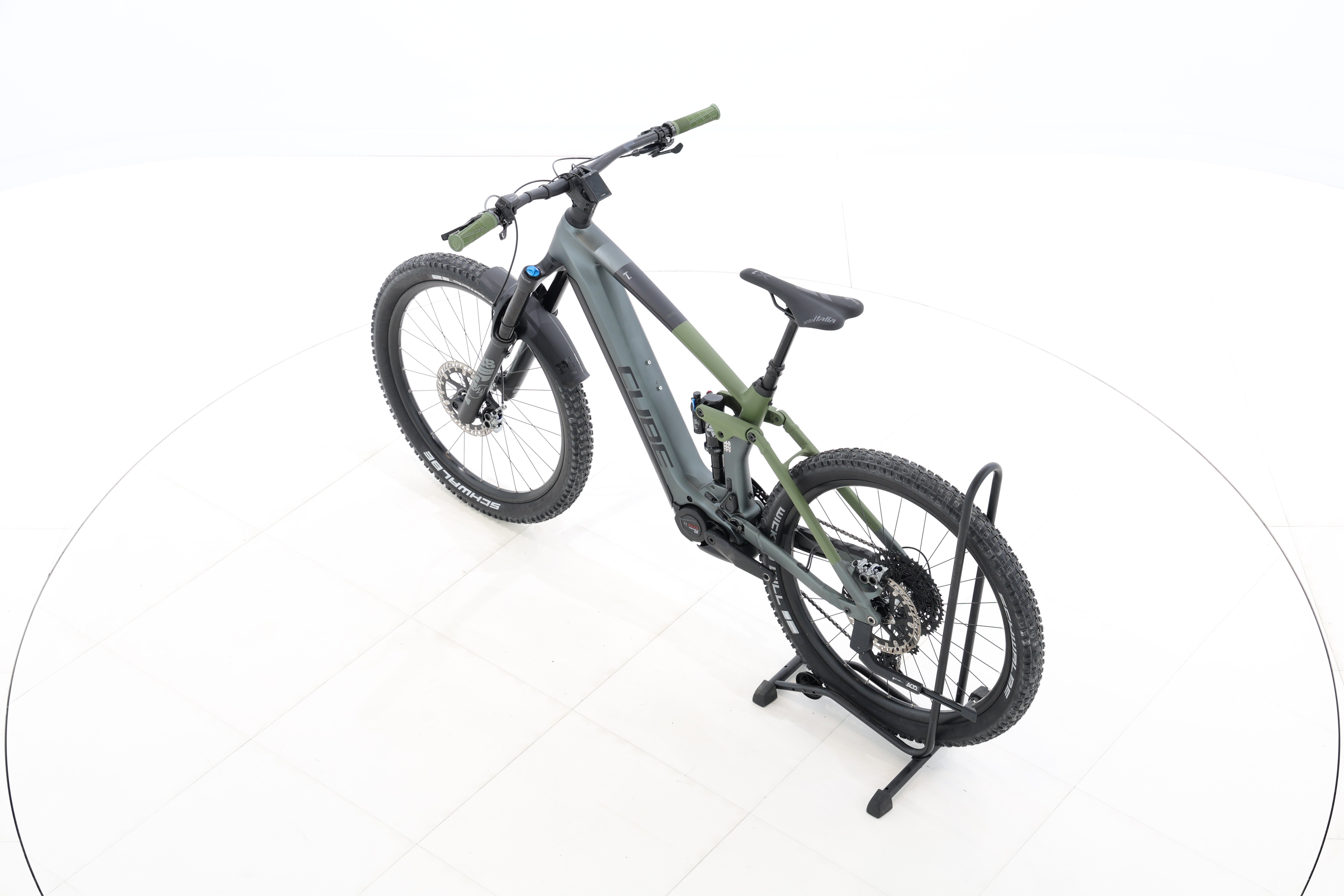 016e2922-c8cc-4aac-888d-616643f7c93b