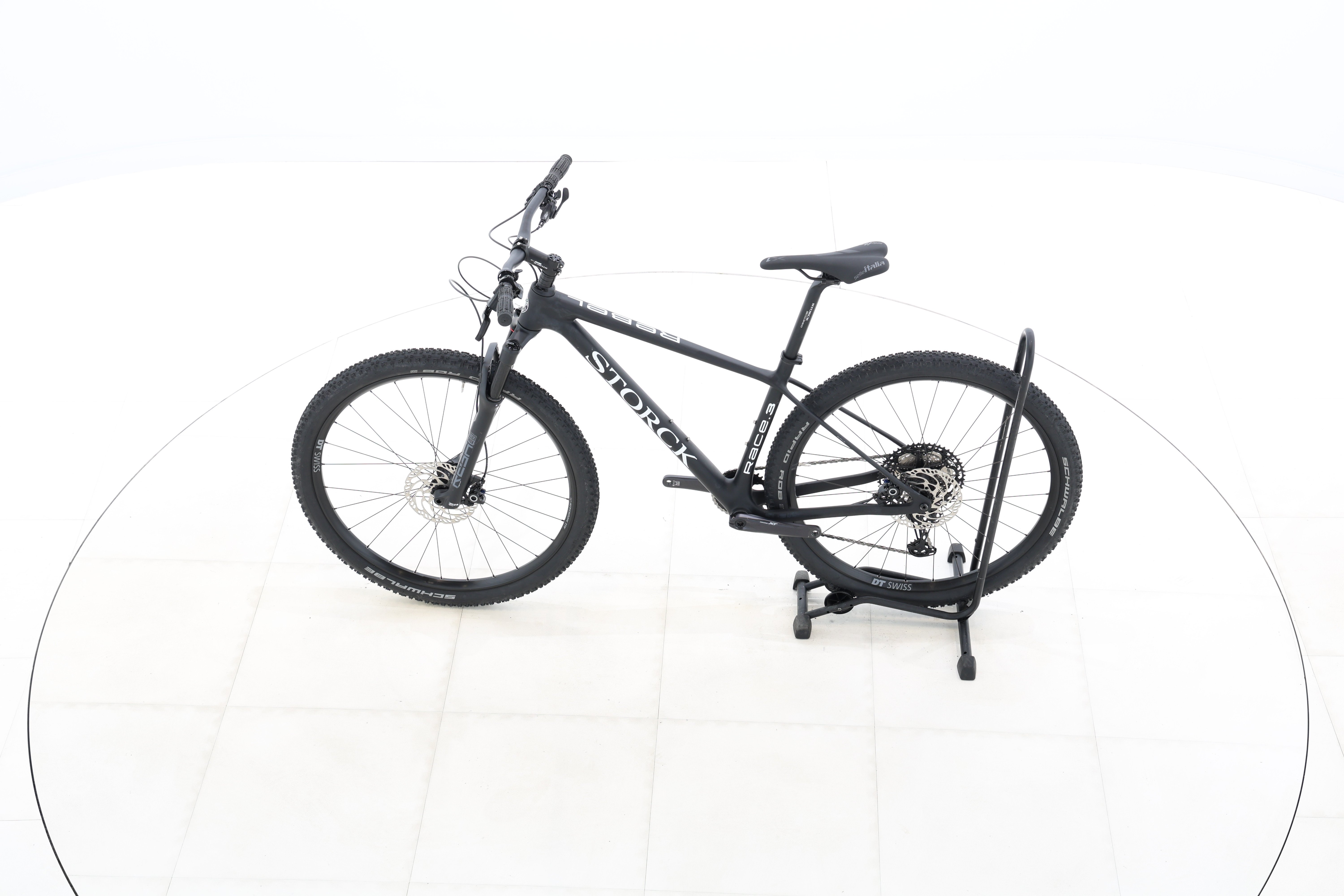 d18e8d93-40dd-4661-8382-caa751ad87b4